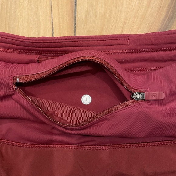 Lululemon high waisted speed up short size 8 - Picture 3 of 3